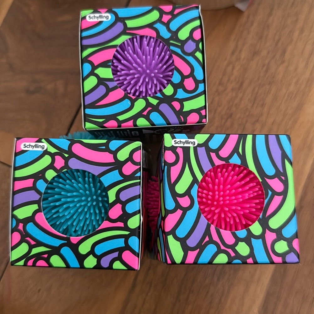 Selling 3 needoh